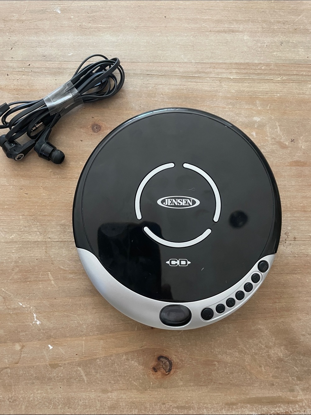 Jensen Black and Silver Personal Portable CD Player with Earbuds Model cd-60c
